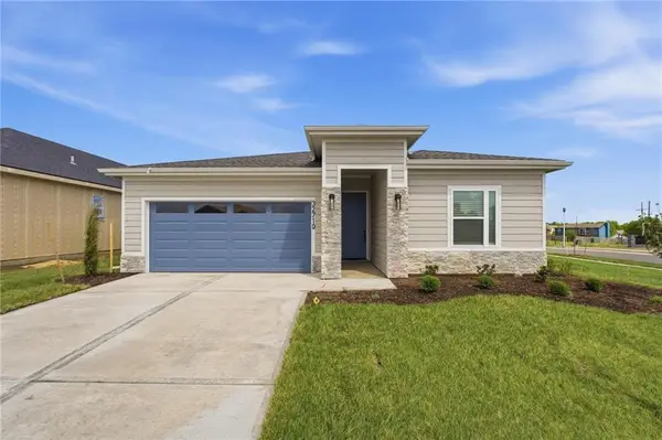 19320 W 205 Terrace, Spring Hill, KS 66083