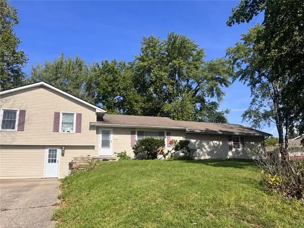 8530 Hilltop Road, De Soto, KS 66018