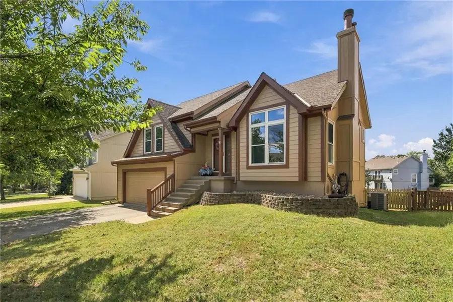15724 S Locust Street, Olathe, KS 66062 - #2
