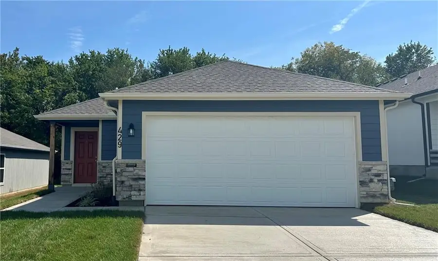 429 Valley View Drive, Tonganoxie, KS 66086 - #2