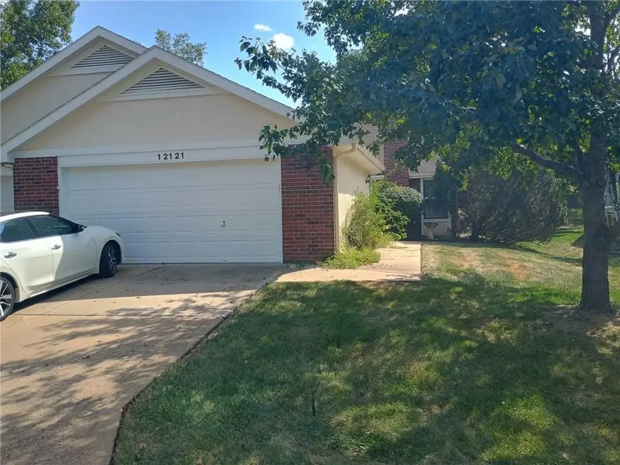 12121 W 121st Street, Overland Park, KS 66213 - #2