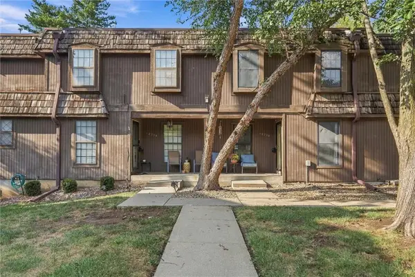 10258 Cedarbrooke Lane, Kansas City, MO 64131