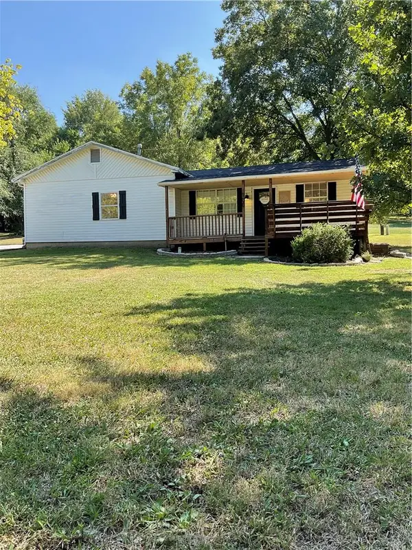 100 W Broad Street, Pleasanton, KS 66075