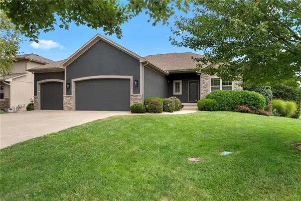 19813 Elmridge Street, Spring Hill, KS 66083