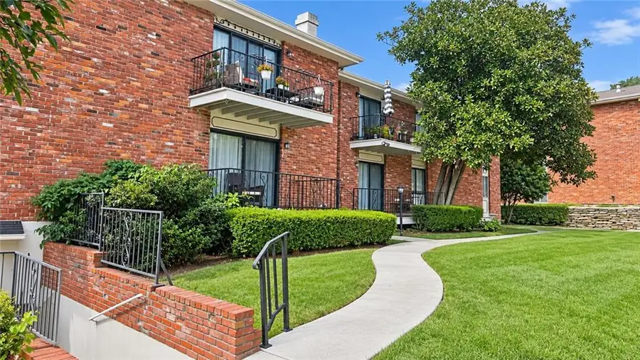 8227 Santa Fe Drive #7, Overland Park, KS 66204 - #3