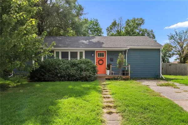 709 W Poor Street, Olathe, KS 66061