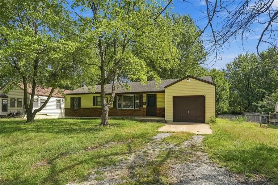 310 SW 13th Street, Blue Springs, MO 64015 - #3
