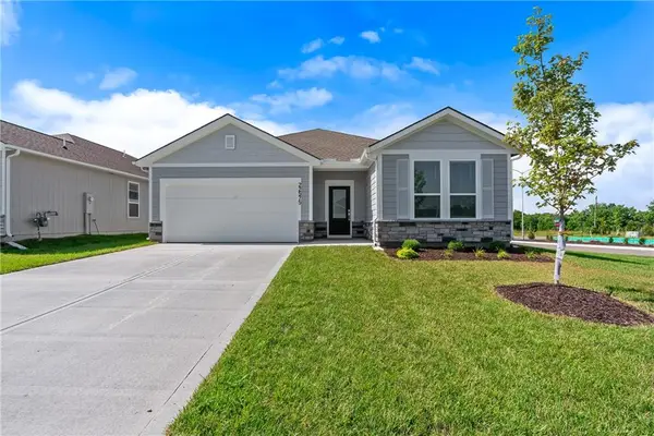 21347 Cleveland Street, Spring Hill, KS 66083