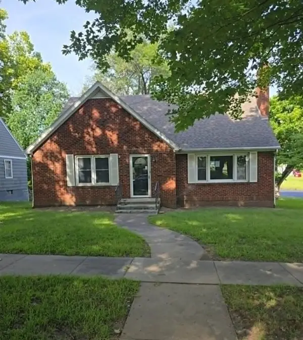 1700 Olive Street, Higginsville, MO 64037