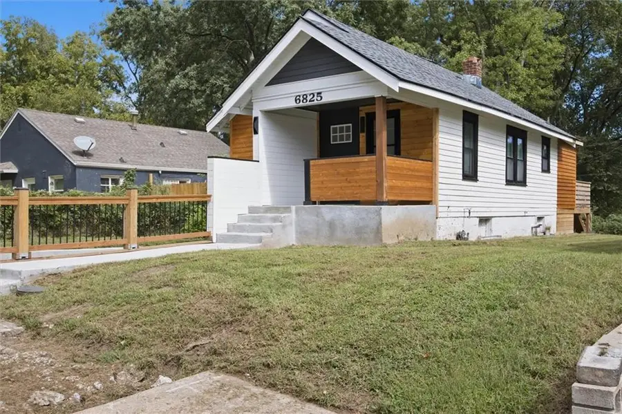 6825 S Benton Avenue, Kansas City, MO 64132 - #3