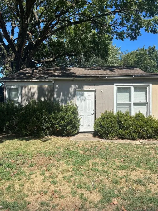 1006 W 3rd Street, Coffeyville, KS 67337