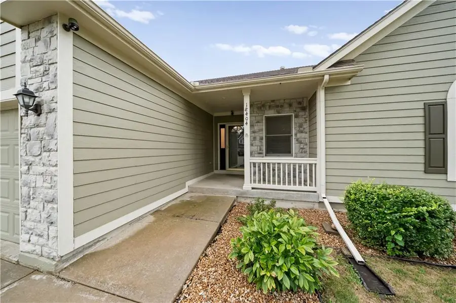 18404 Ash Street, Gardner, KS 66030 - #3