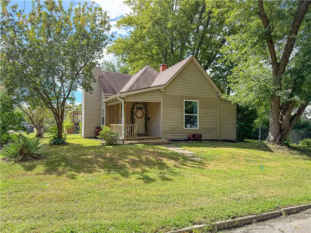 1001 W 10th Street, Sedalia, MO 65301 - #1