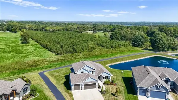 4813 NE Freehold Court, Lee's Summit, MO 64064