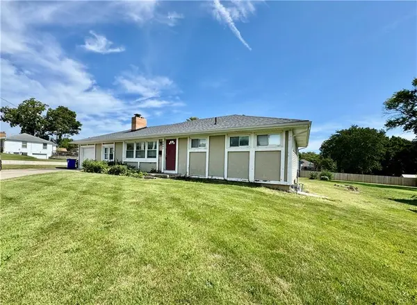 5821 Rosehill Road, Shawnee, KS 66216
