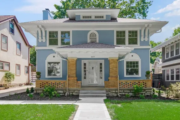 809 W Gregory Boulevard, Kansas City, MO 64114