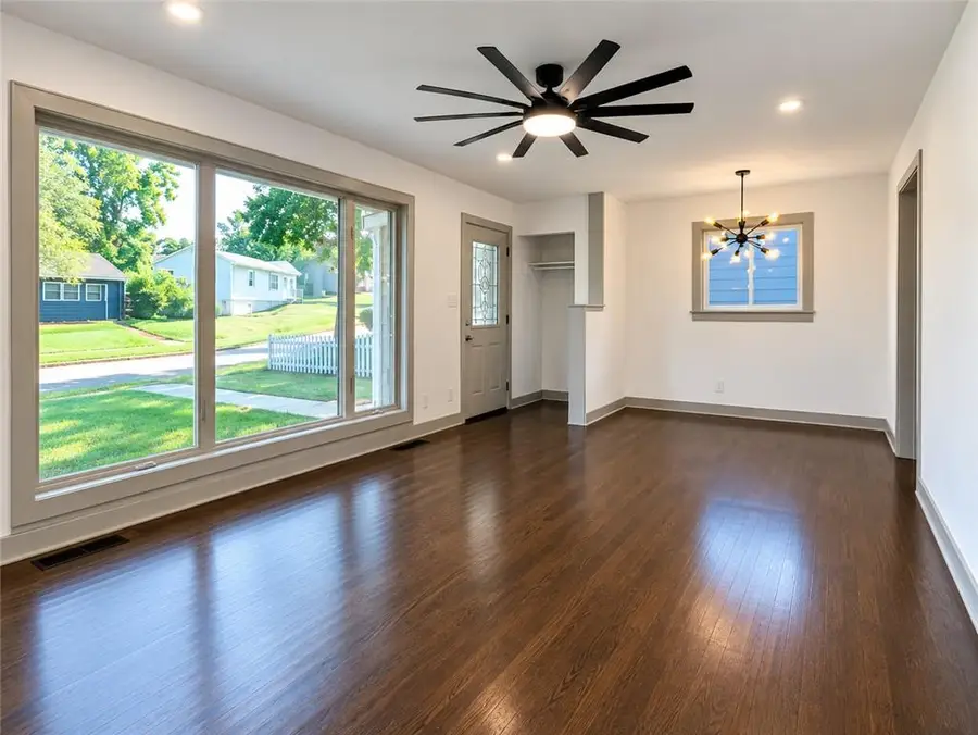 3504 Sloan Drive, Kansas City, KS 66104 - #3