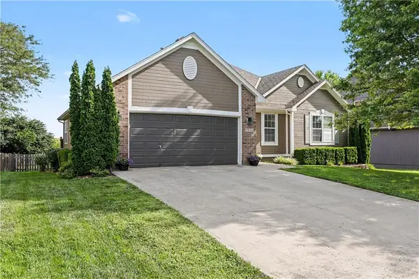 2240 SW Morris Drive, Lee's Summit, MO 64082