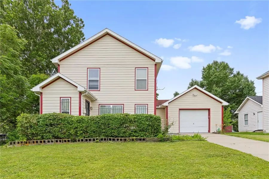2005 E 34th Street, Kansas City, MO 64109 - #2