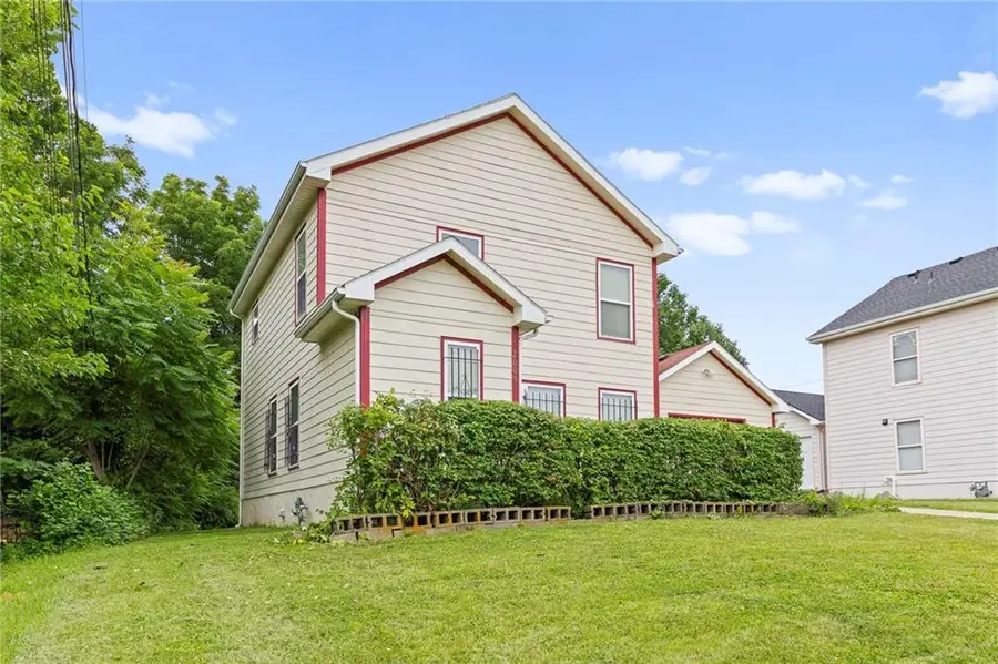 2005 E 34th Street, Kansas City, MO 64109 - #3
