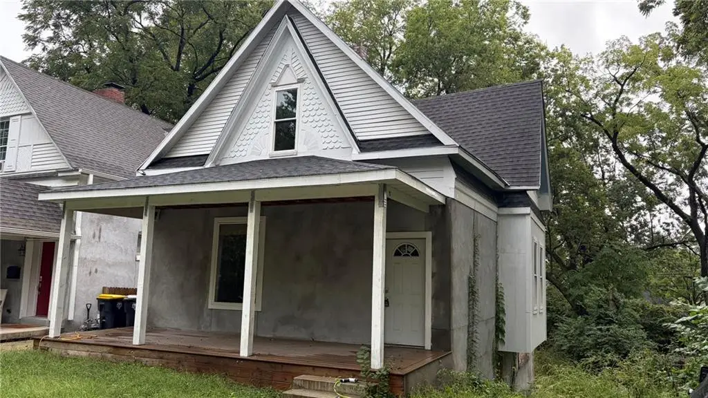 4111 Mcgee Street, Kansas City, MO 64110 - #1