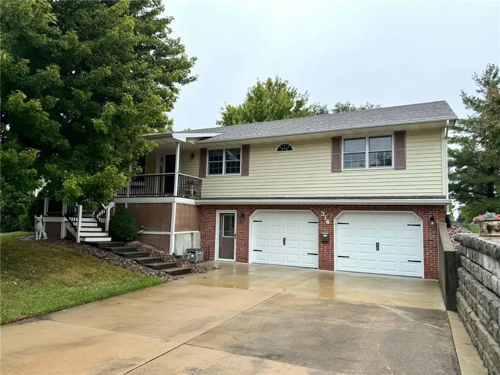314 E Thompson Street, Maryville, MO 64468 - #1