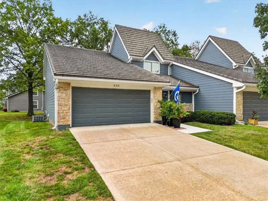 253 NE Edgewater Drive, Lees Summit, MO 64064 - #3