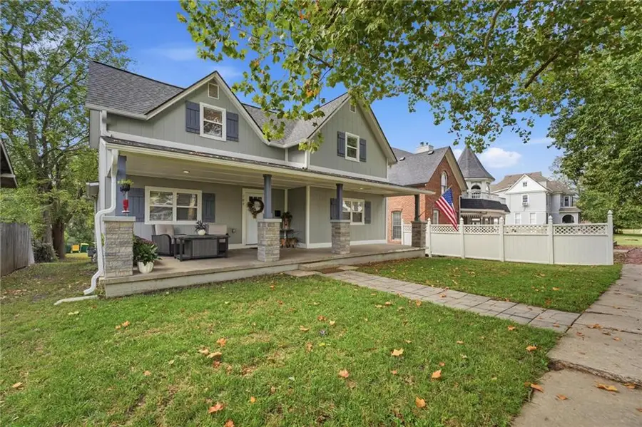 107 E Wea Street, Paola, KS 66071 - #2