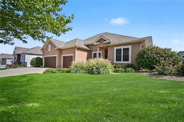 6989 141st Street, Basehor, KS 66007