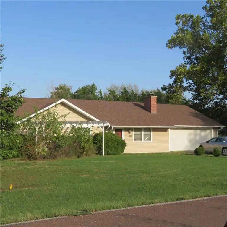 119 Canary Lane, Iola, KS 66749 - #1