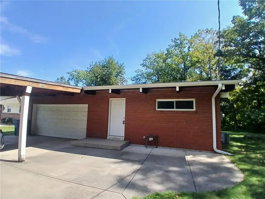 5323 Edgewood Circle, Houston Lake, MO 64151 - #2