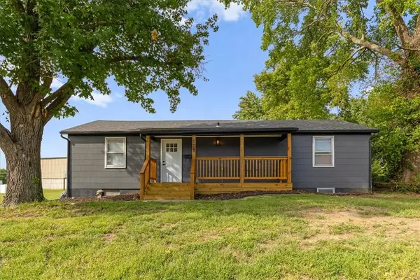 108 W 20th Street, Higginsville, MO 64037