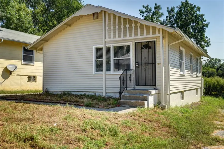 4517 Lawn Avenue, Kansas City, MO 64130 - #2