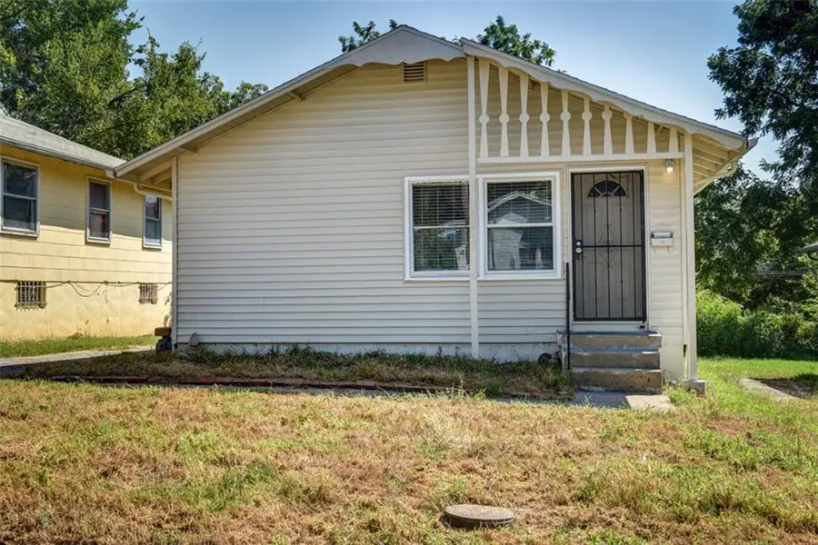 4517 Lawn Avenue, Kansas City, MO 64130 - #3
