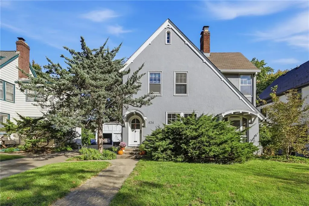 434 Greenway Terrace, Kansas City, MO 64113 - #1