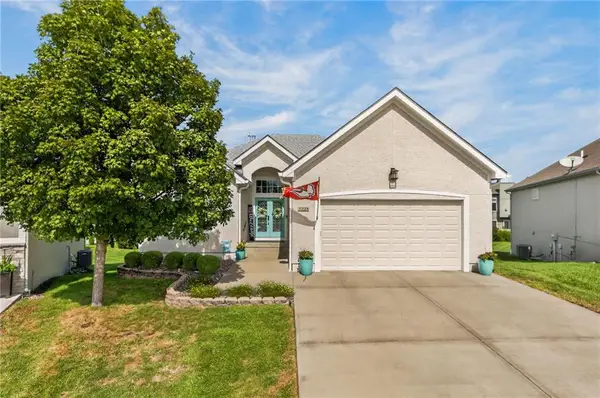 3328 SW Jessie Lane, Lee's Summit, MO 64082