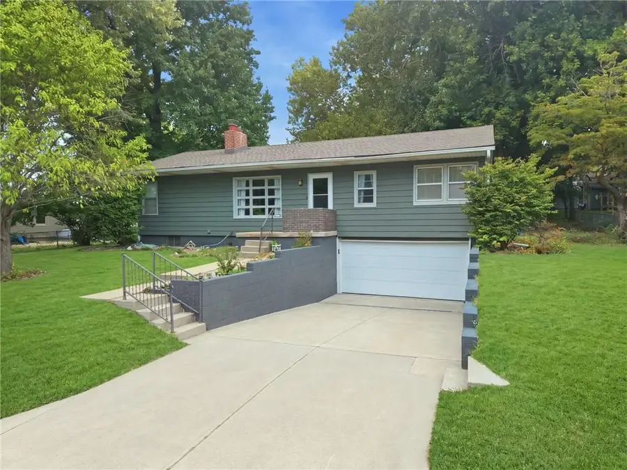 6612 W 85th Street, Overland Park, KS 66212 - #2