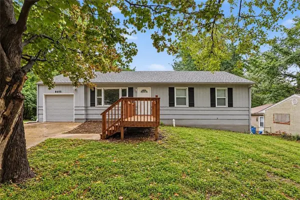 8605 Spring Valley Road, Raytown, MO 64138