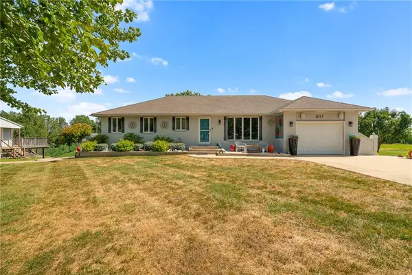 907 N 5th Street, Drexel, MO 64742