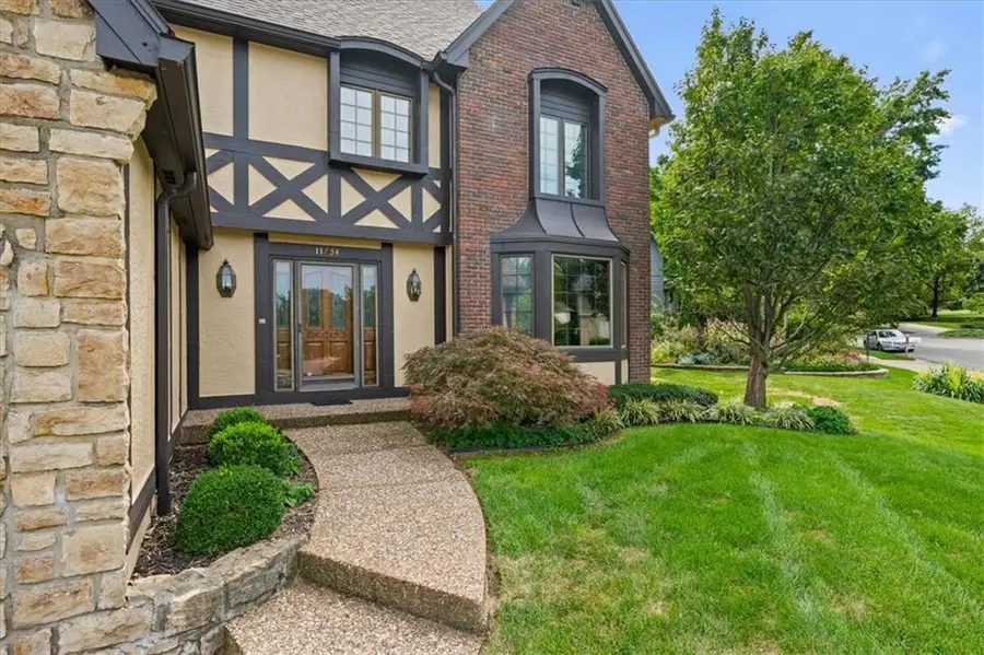 11754 Gillette Street, Overland Park, KS 66210 - #3