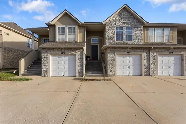 1181 N Martway Drive #107, Olathe, KS 66061