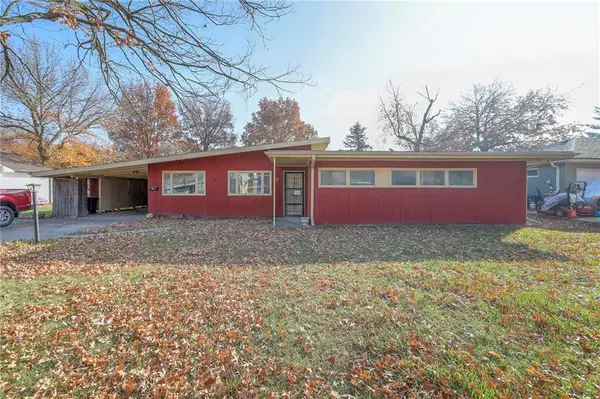 9 Crestview Drive, Paola, KS 66071