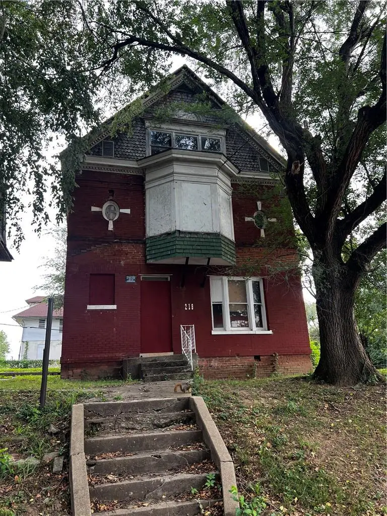 203 S 15th Street, Saint Joseph, MO 64051 - #1
