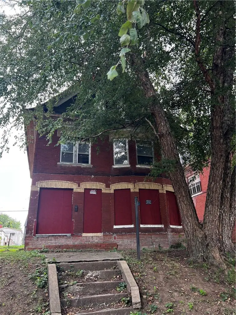 203 S 15th Street, Saint Joseph, MO 64051 - #2