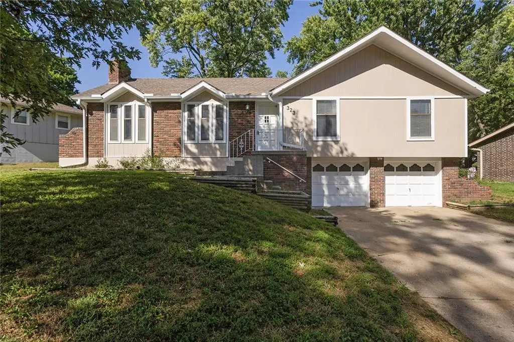 323 Gladstone Drive, Blue Springs, MO 64014 - #1