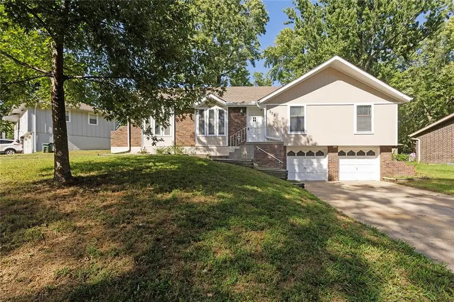 323 Gladstone Drive, Blue Springs, MO 64014 - #3