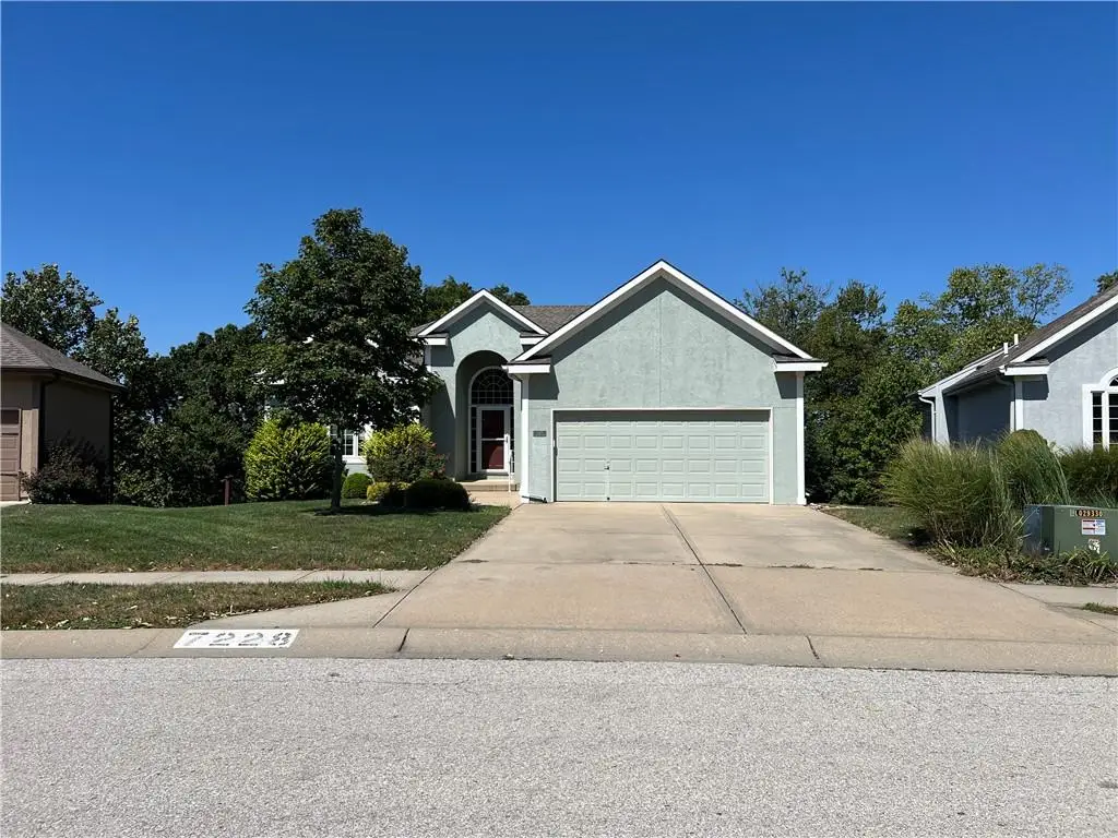 7228 N Spruce Avenue, Kansas City, MO 64119 - #1