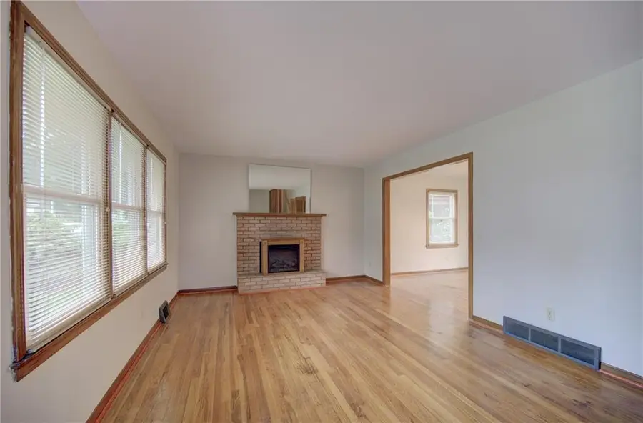 1532 NE 51st Terrace, Kansas City, MO 64118 - #2