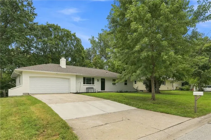 5913 Noland Road, Shawnee, KS 66216 - #2