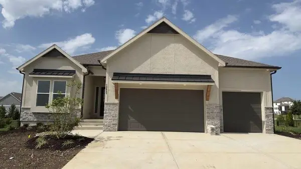 13037 W 174th Place, Overland Park, KS 66221